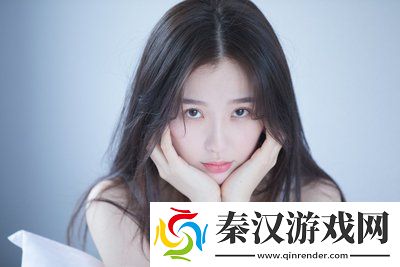 游泳馆里的两个教练孟月月